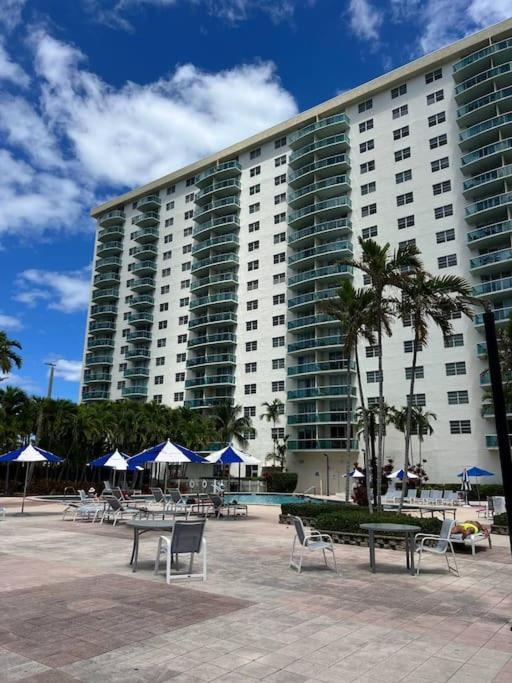 Sunny Isles Beach Spacious Apartment Exteriör bild