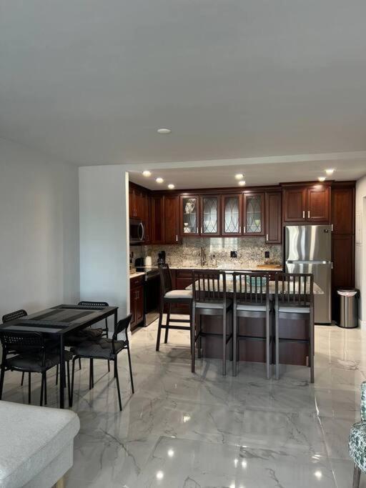 Sunny Isles Beach Spacious Apartment Exteriör bild