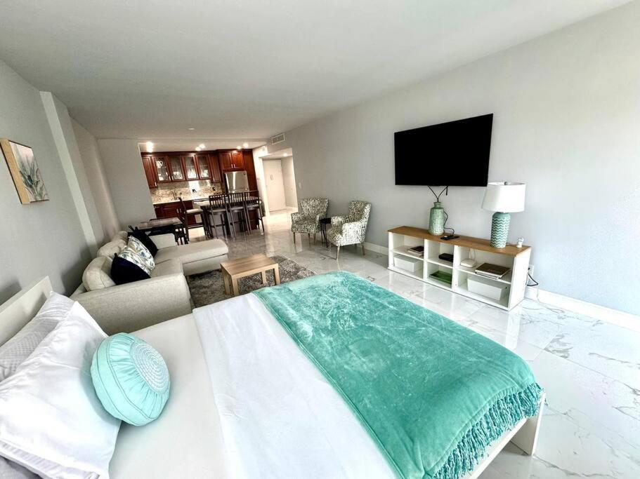 Sunny Isles Beach Spacious Apartment Exteriör bild